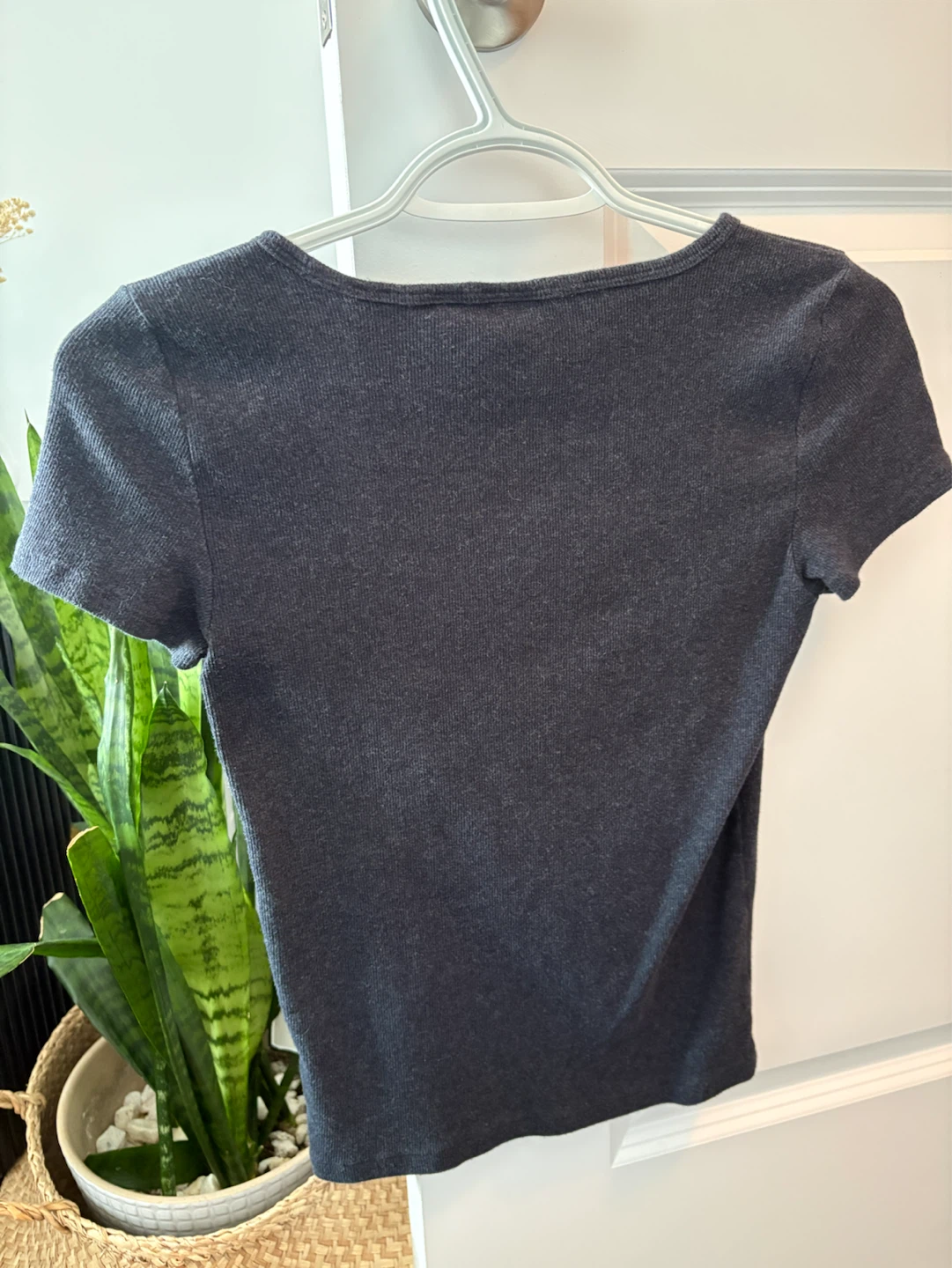 Aritzia T-shirt - photo 2