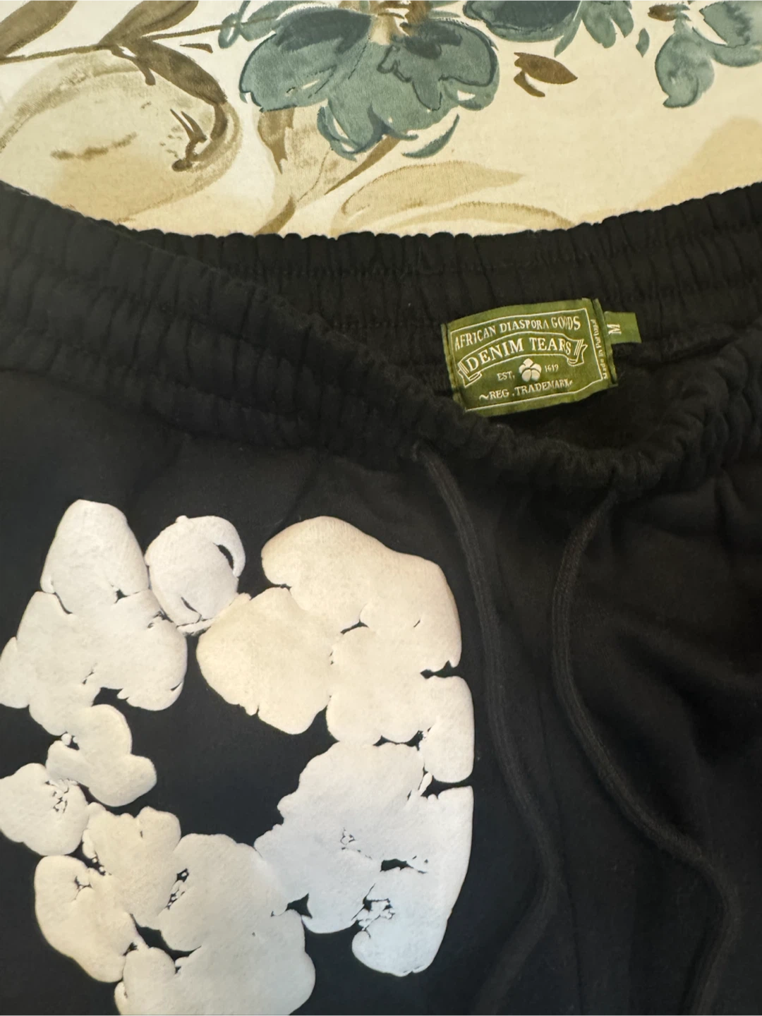 Denim Tears Black Sweatpants with White Floral Print Size M - photo 2