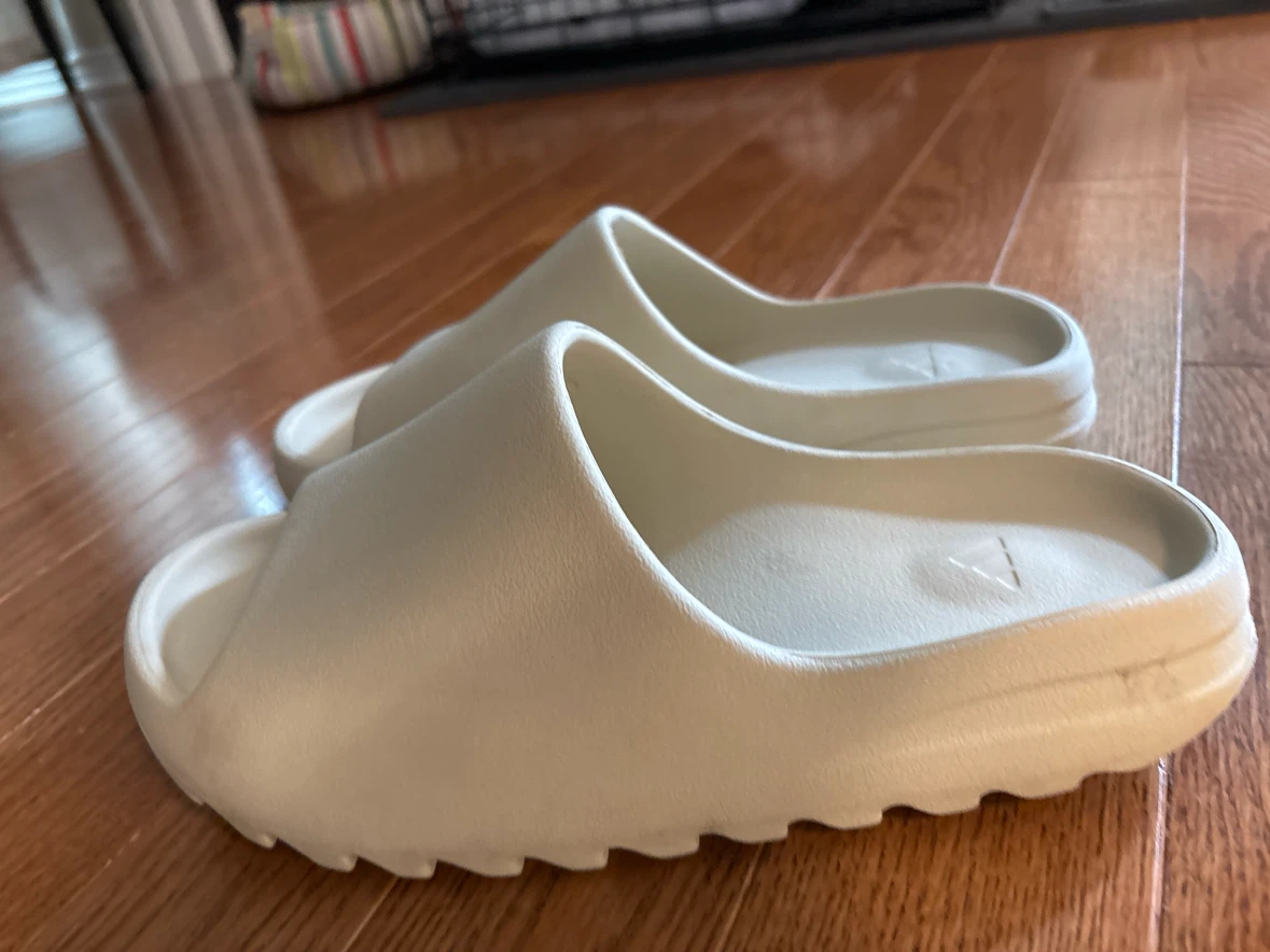 Adidas Yeezy Slide - photo 2