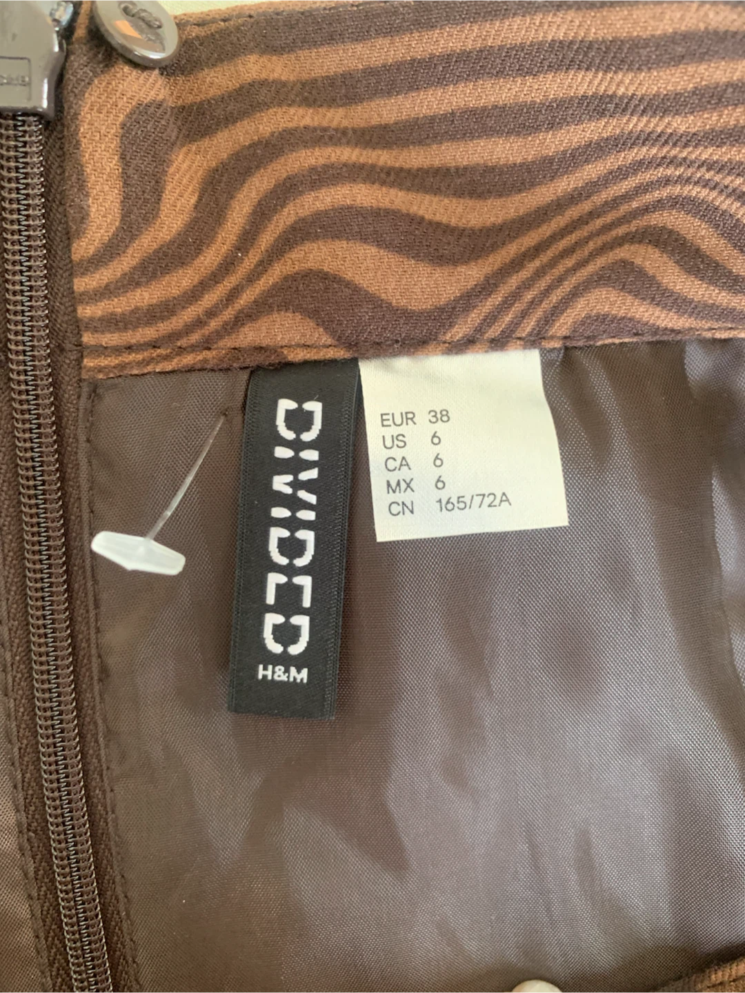 H&M Divided Brown Swirl Print Mini Skirt Size 6 - photo 2