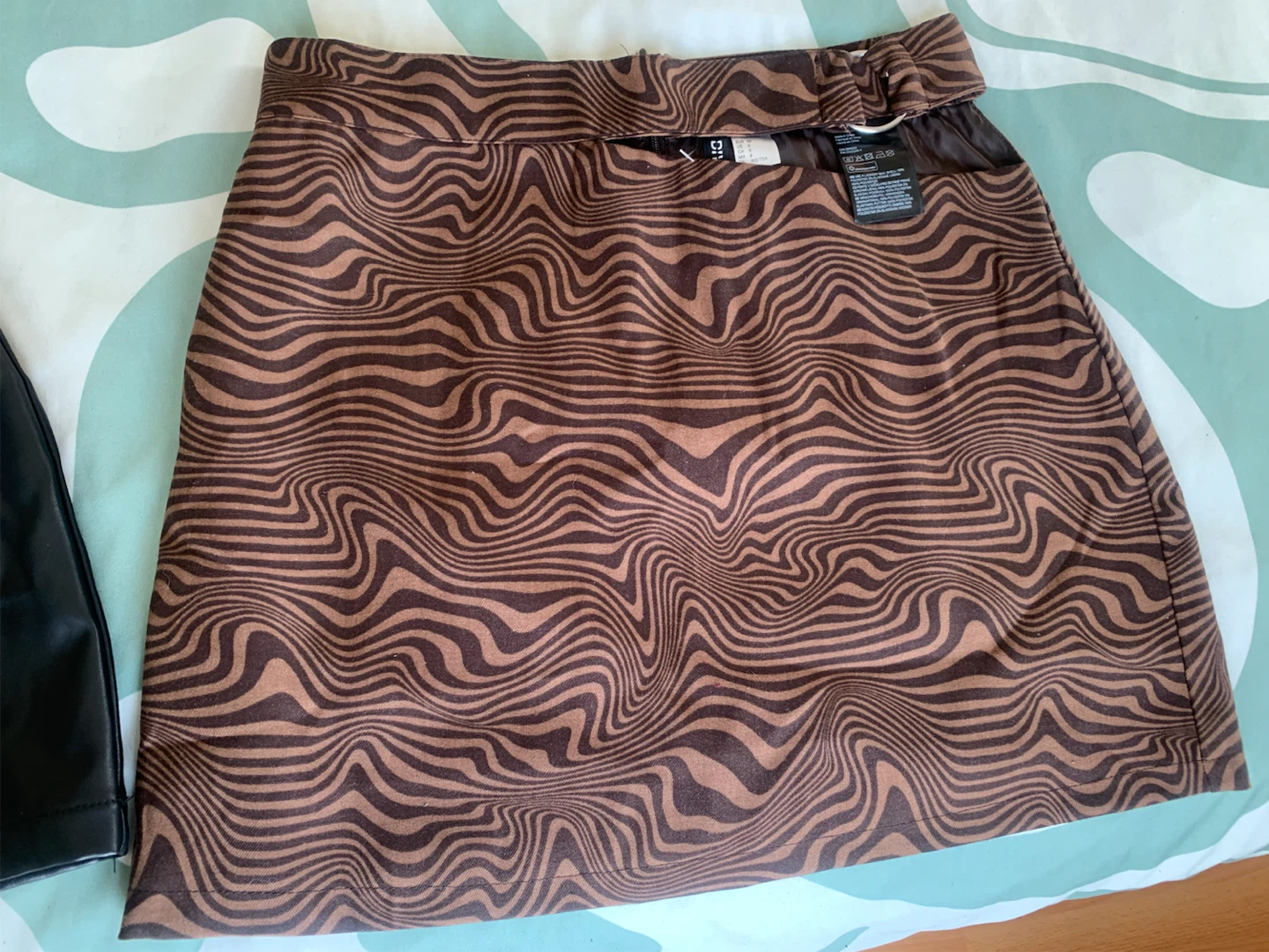 H&M Divided Brown Swirl Print Mini Skirt Size 6