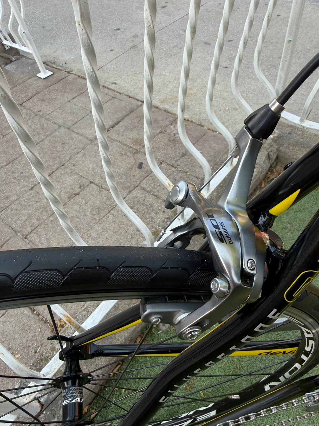 Devinci Silverstone Road Bike - photo 3