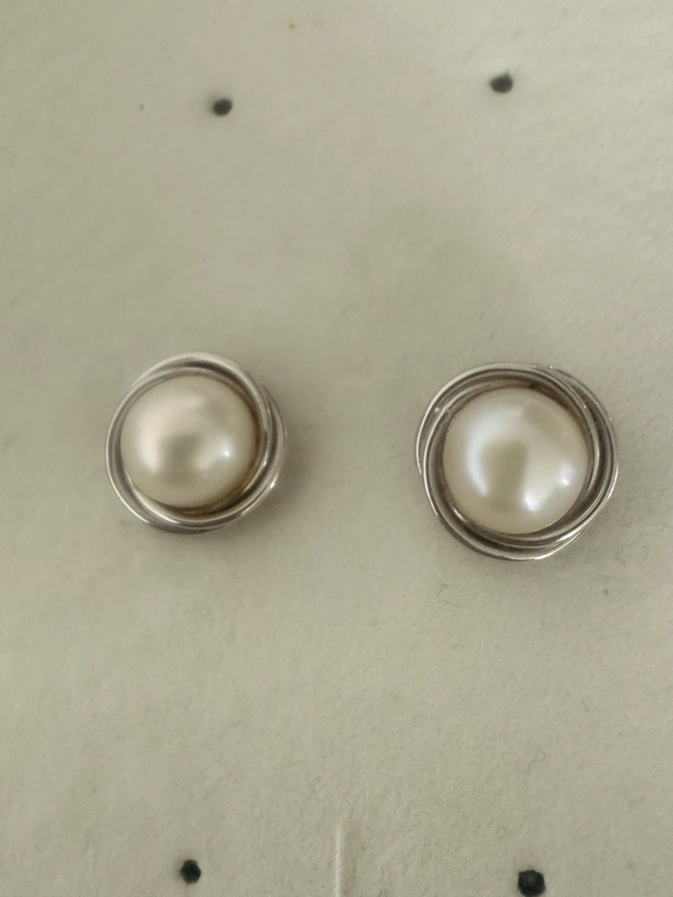Natural Pearl Stud Earrings 18k gold