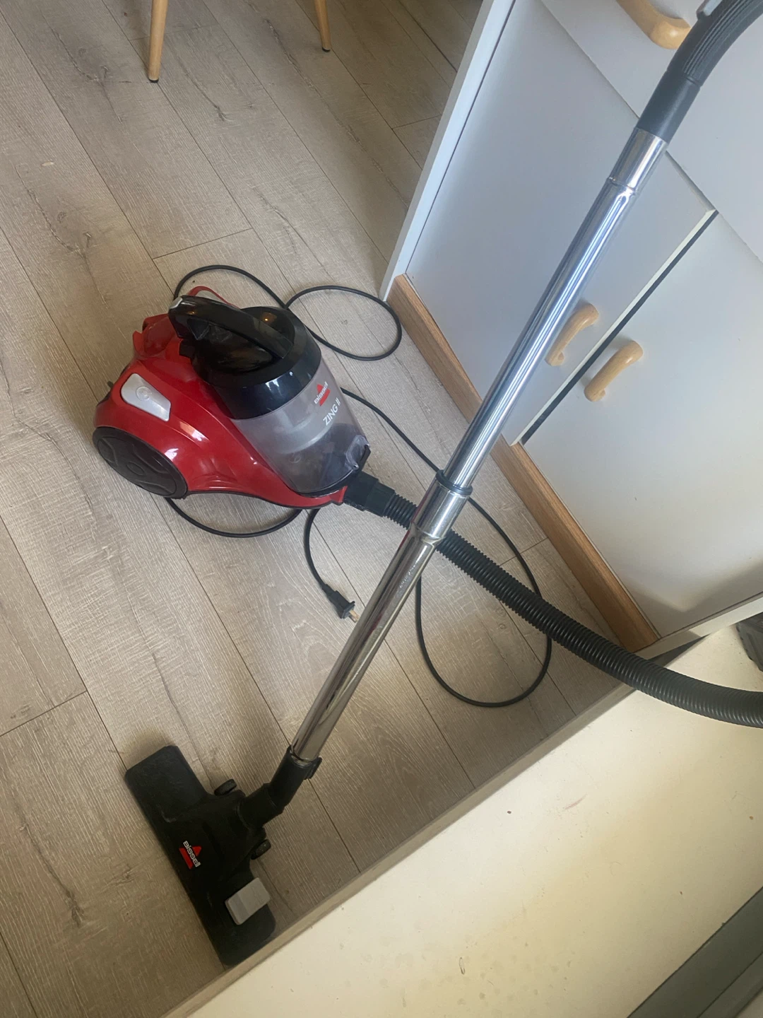 Bissell Zing II Bagless Canister Vacuum - photo 2