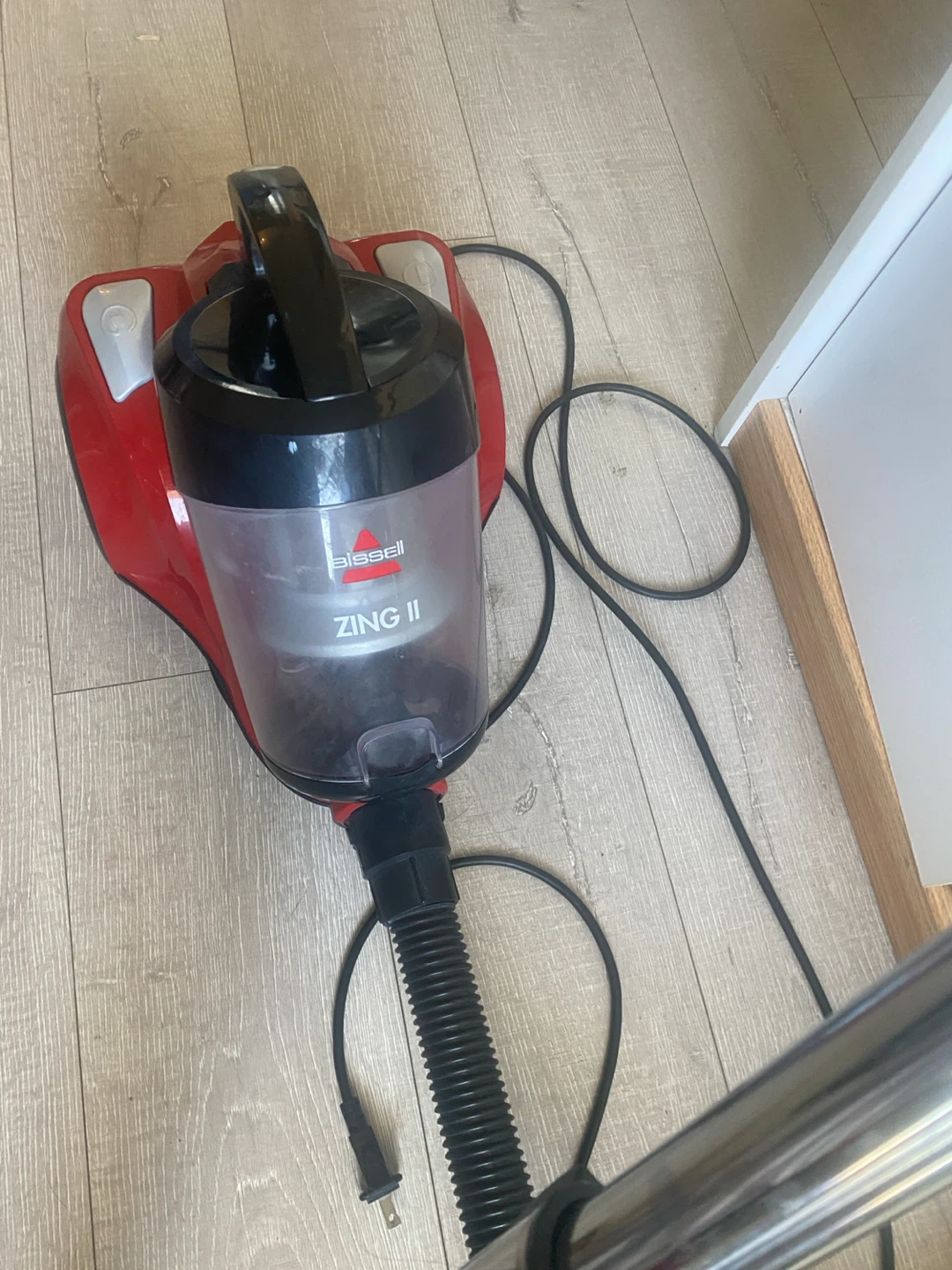Bissell Zing II Bagless Canister Vacuum - photo 5