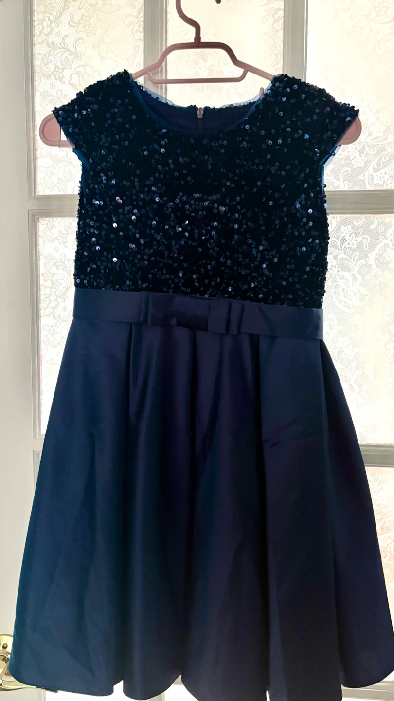 Girl dress for performance