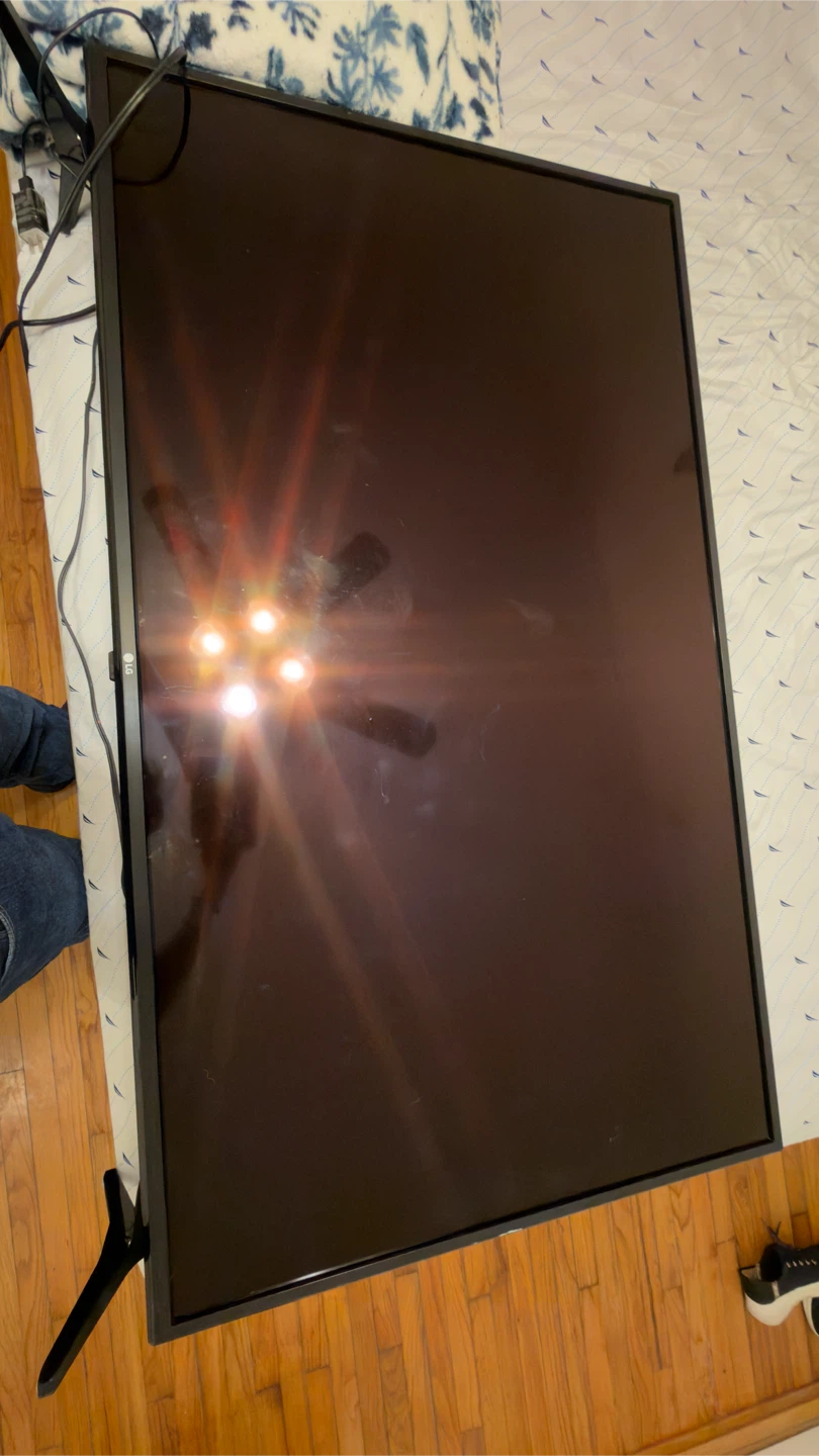 LG TV with Stand - photo 2