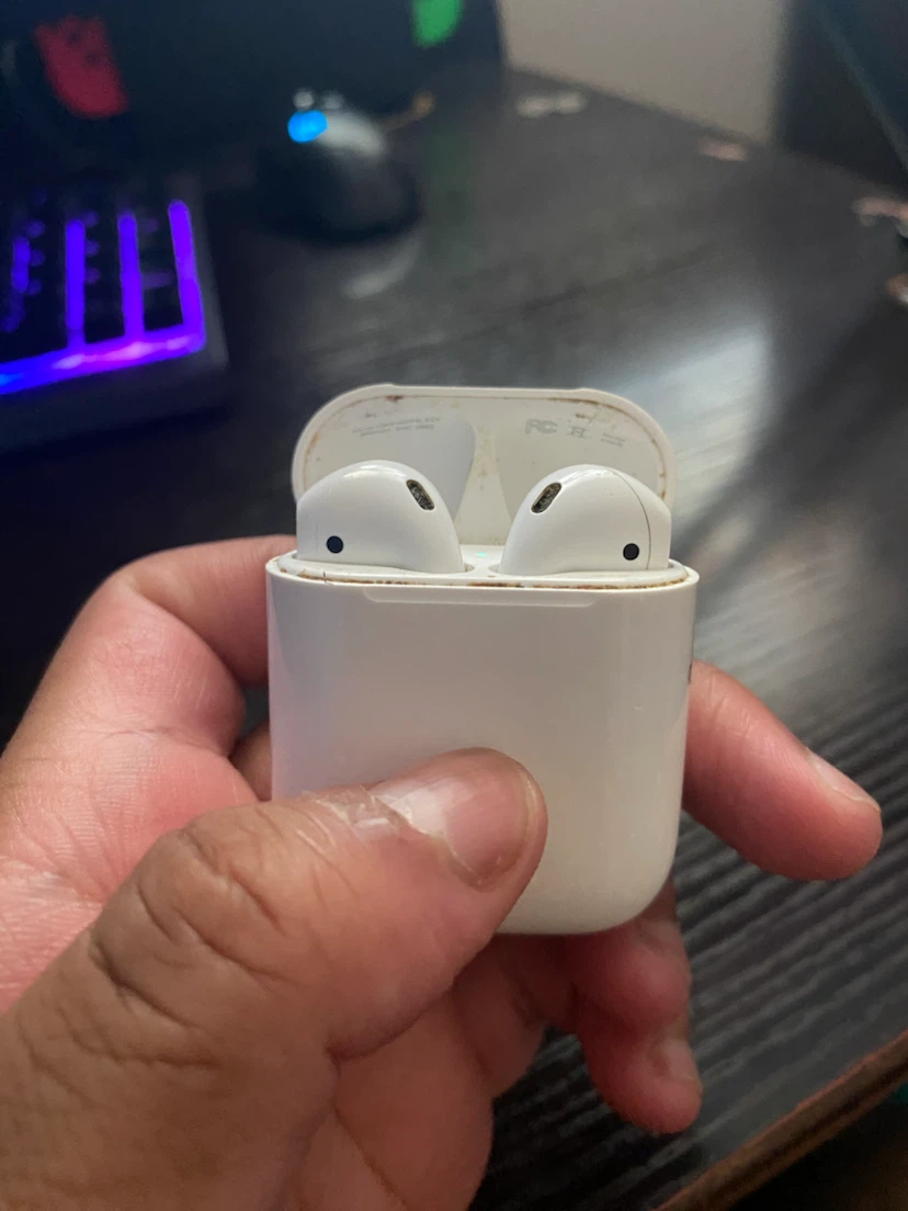 Apple AirPods (2nd generation)
