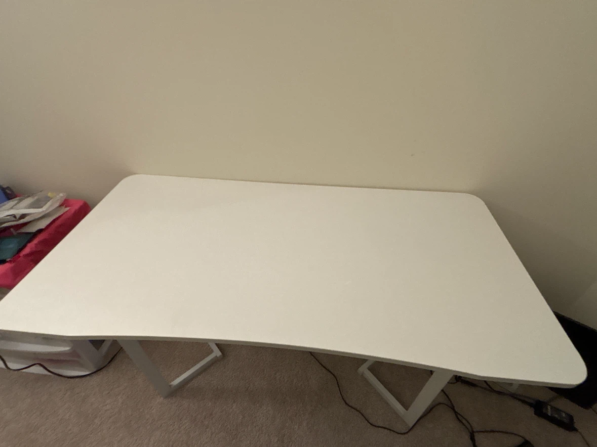 White Desk - photo 2