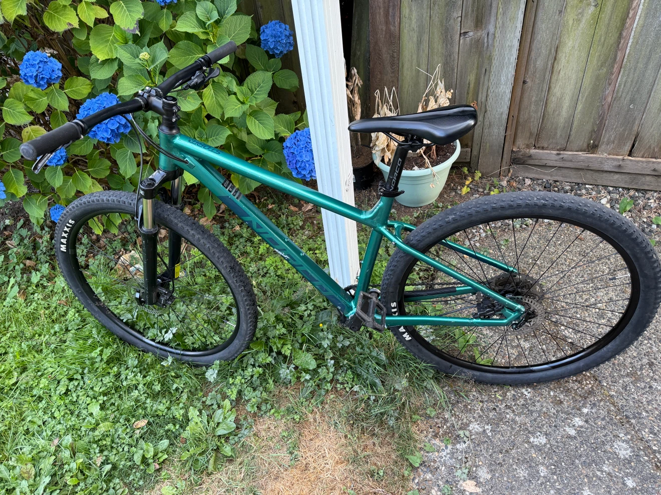 Norco Storm (1x10 DT) Mountain Bike & Zardton Electric Scooter