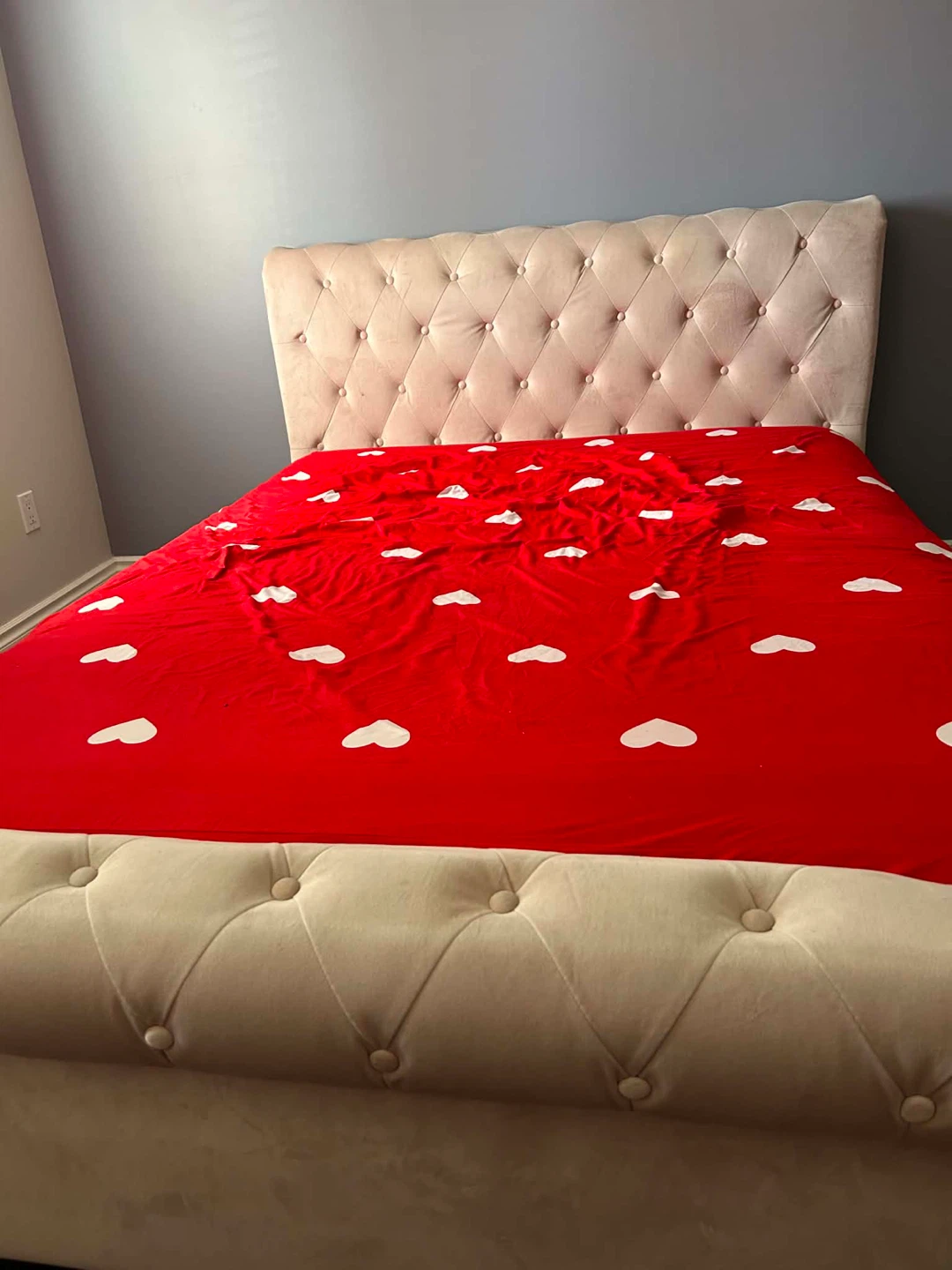Tufted Velvet Bed Frame with Headboard