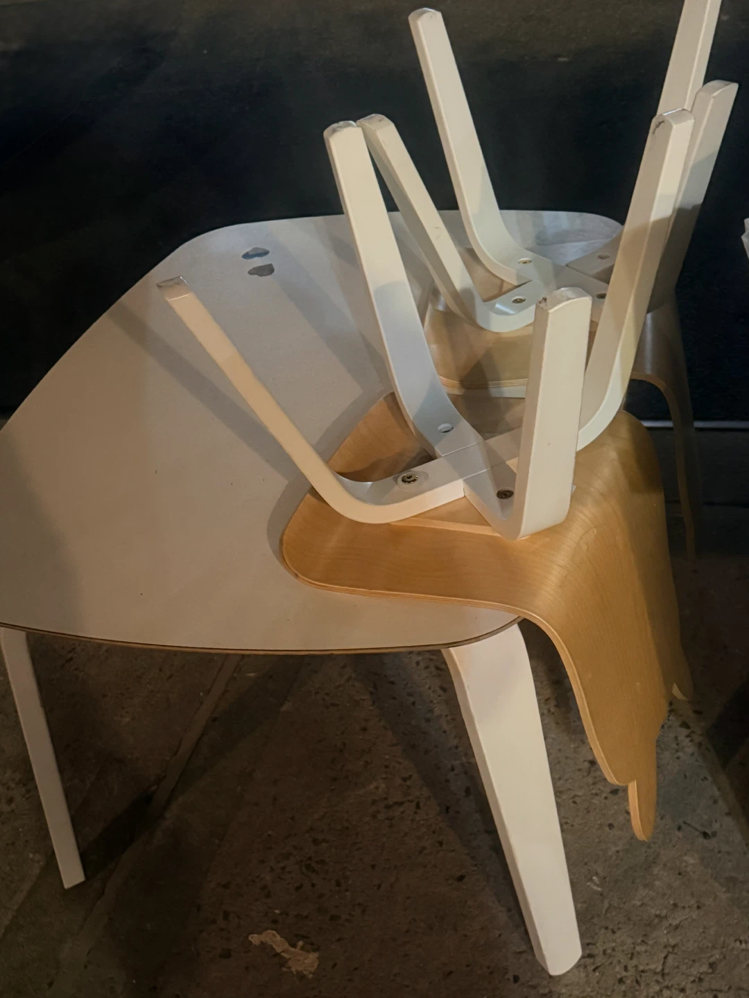 Children’s Set of 2 Chairs and White & Wood Table - photo 3