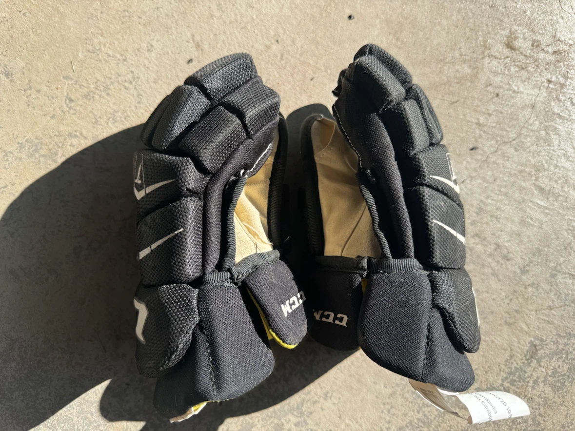 CCM Hockey Gloves - photo 2