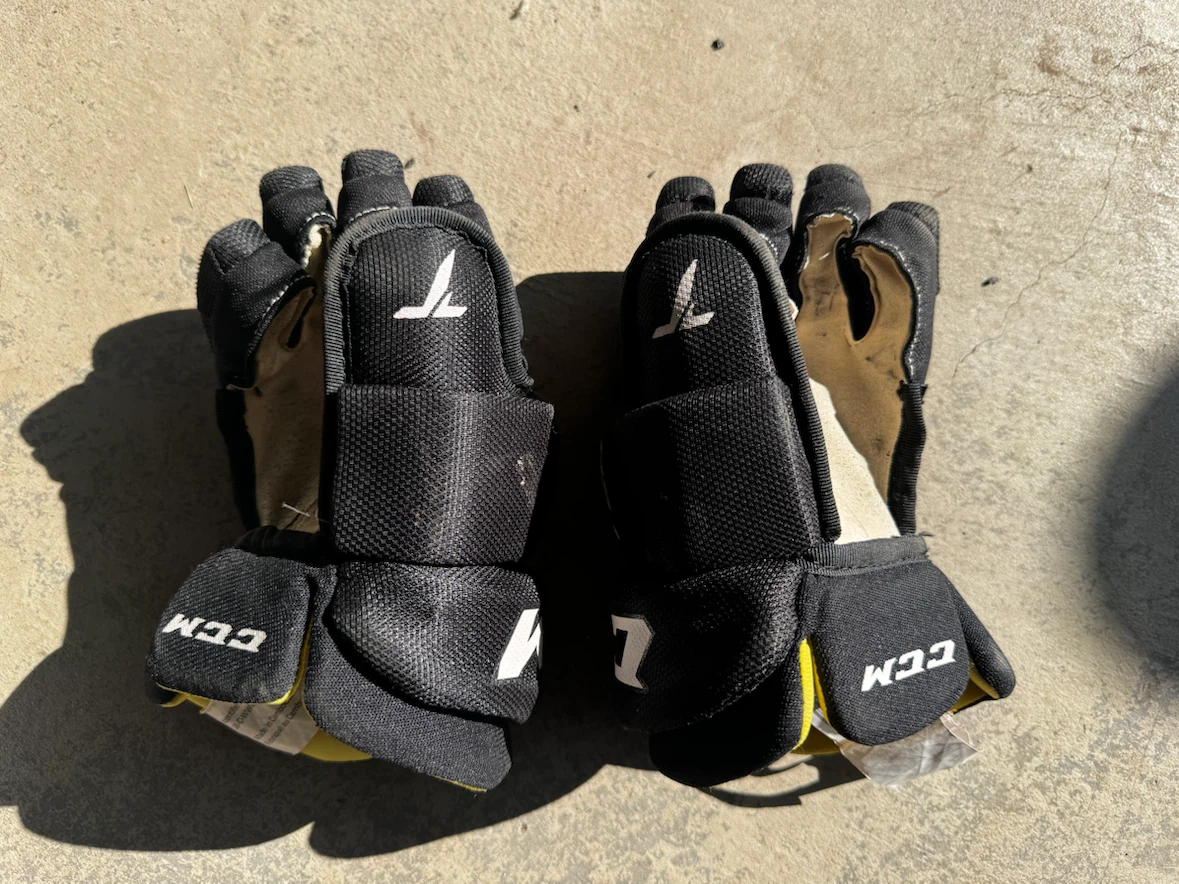 CCM Hockey Gloves - photo 4