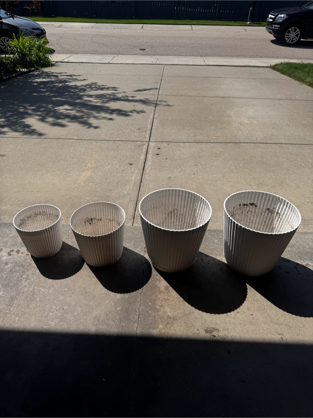 Set of 4 White Plastic Planters