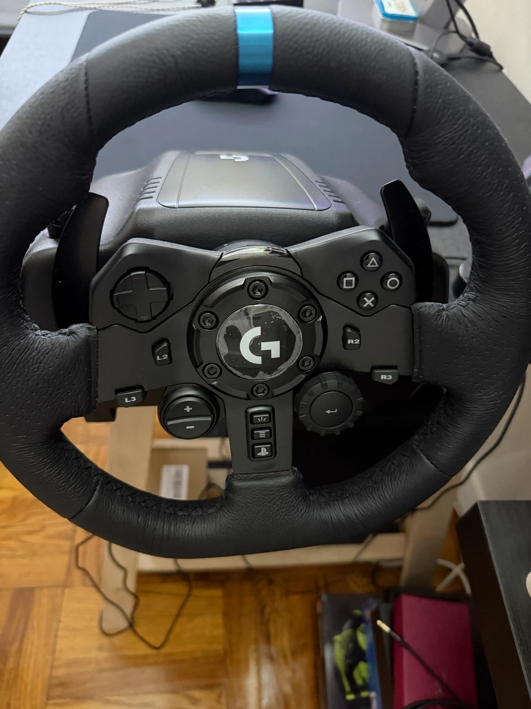 Logitech G923 Racing wheel and pedals