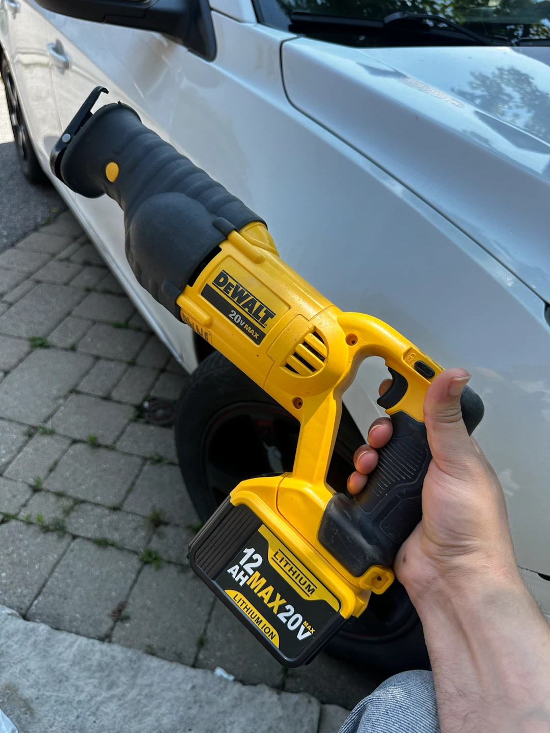 DeWalt 20V MAX Reciprocating Saw with 12Ah Lithium Ion Battery