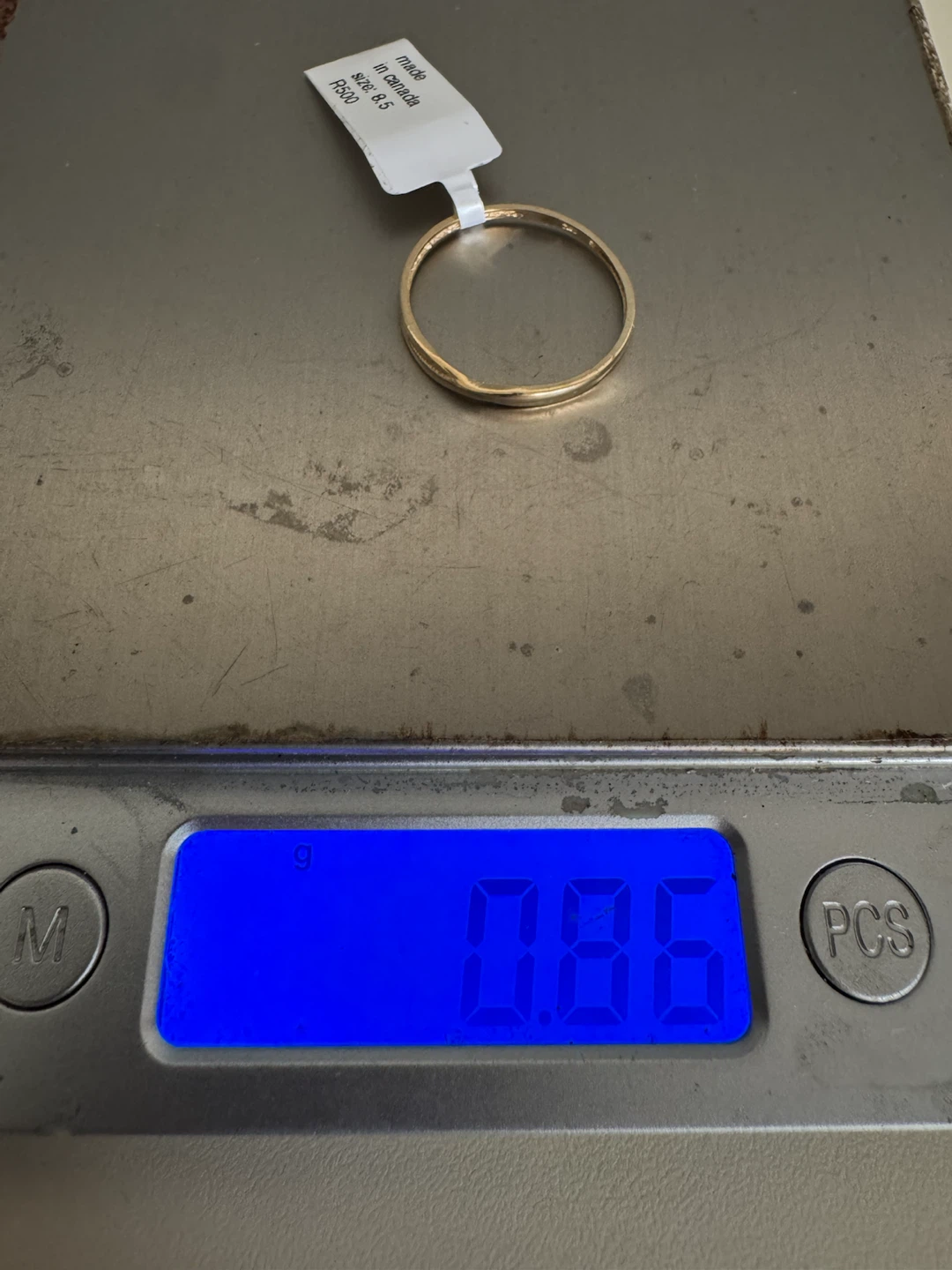 10K Gold Ring Size 8.5 - Made in Canada - photo 2