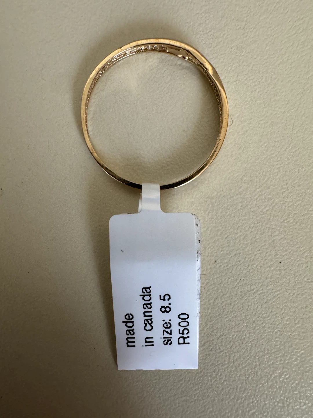 10K Gold Ring Size 8.5 - Made in Canada - photo 3
