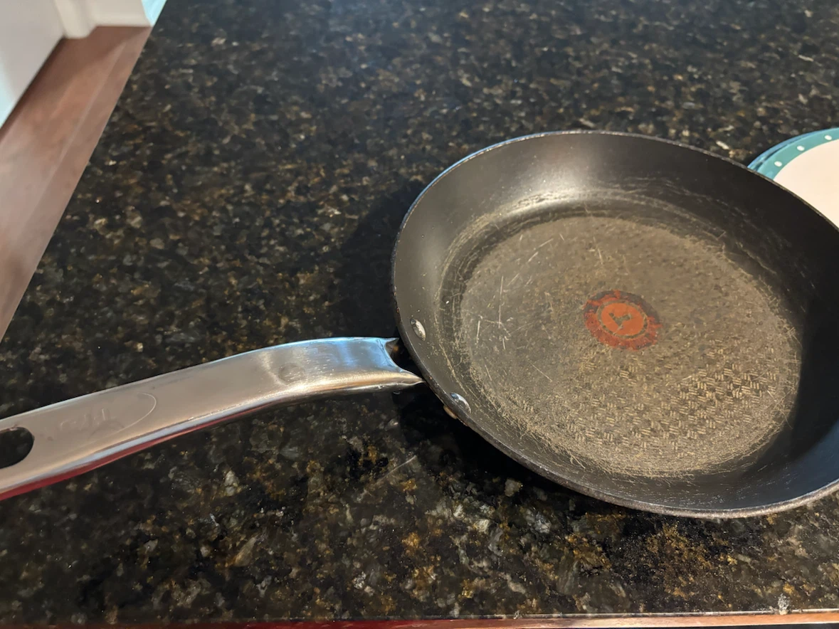 FREE T-fal frying pan, pot + cutting boards - photo 3
