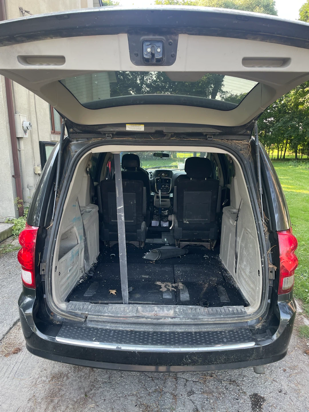 Dodge Grand Caravan Minivan (for parts) - photo 4