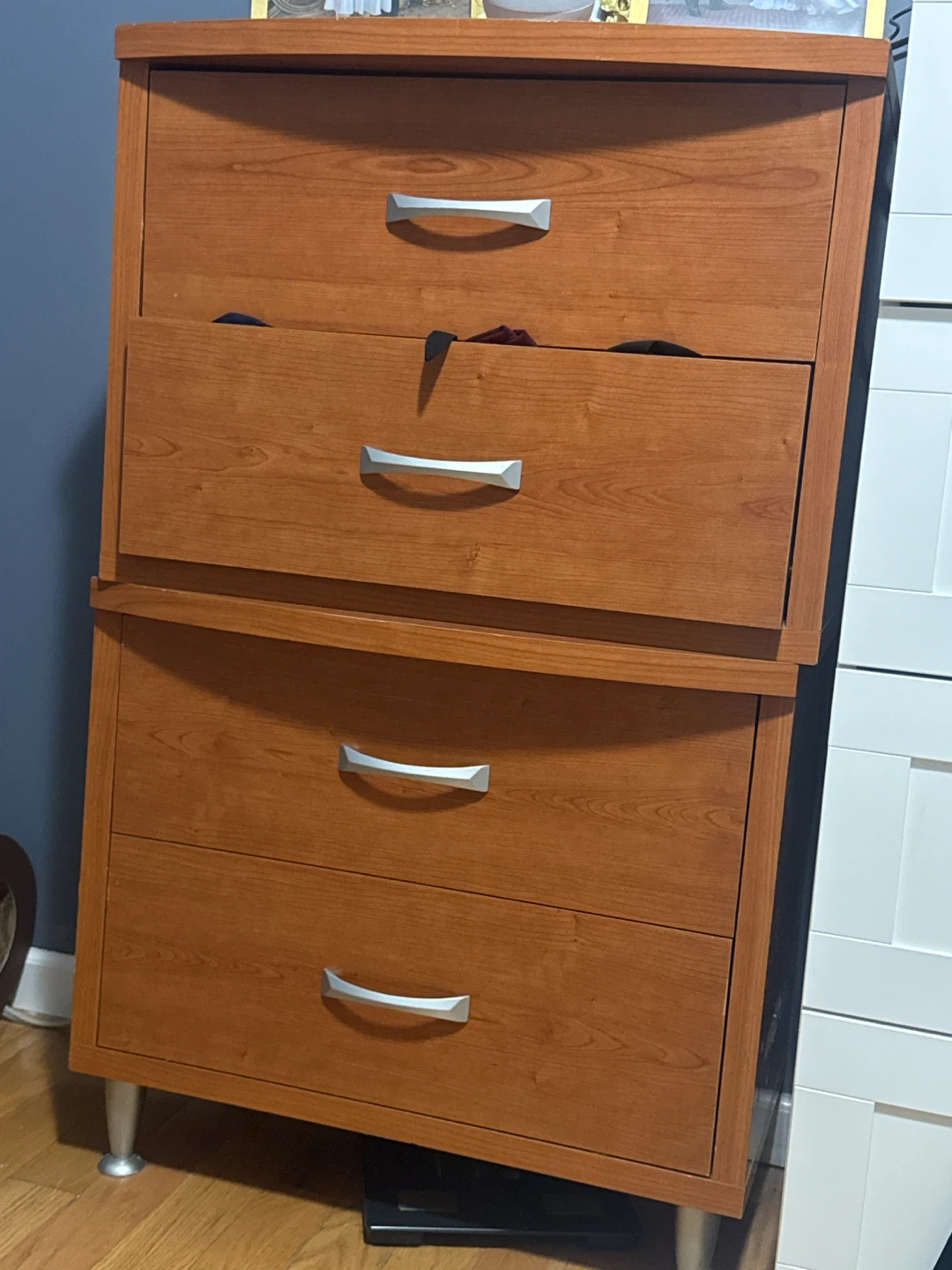 Wood Dresser with 4 Drawers