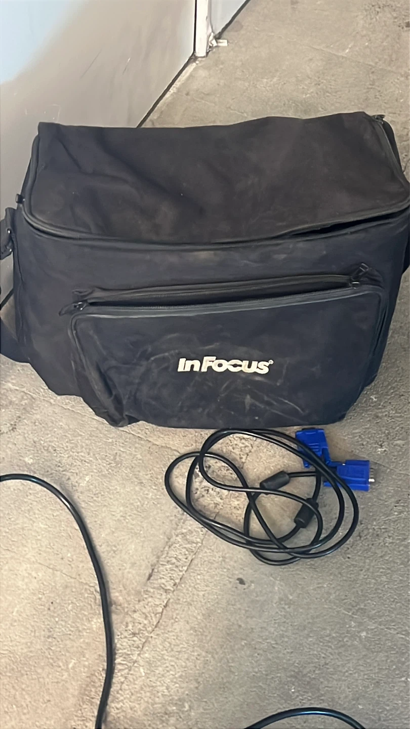InFocus LP755 Projector with Carrying Case - photo 5