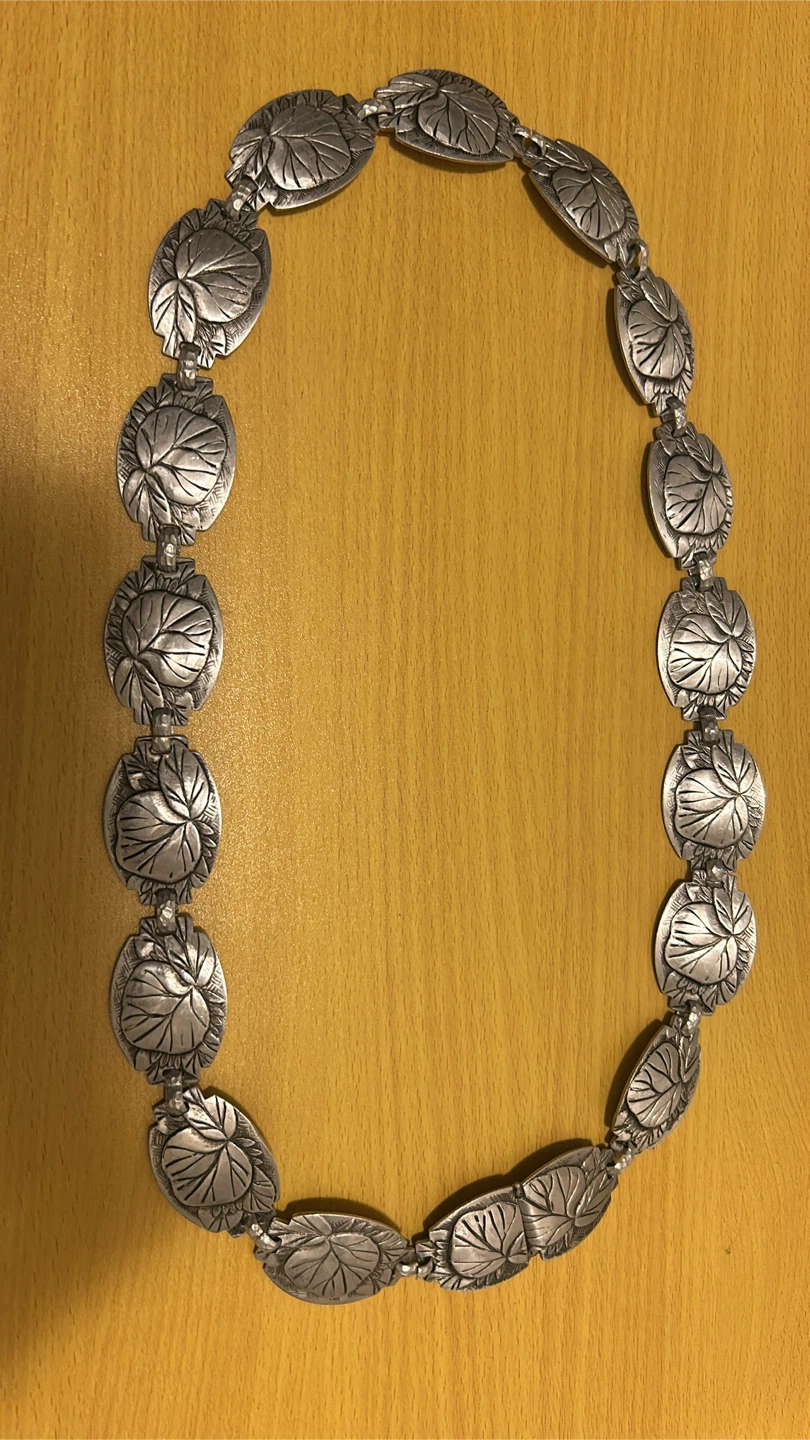 Vintage Silver Tone Leaf Pattern Belt