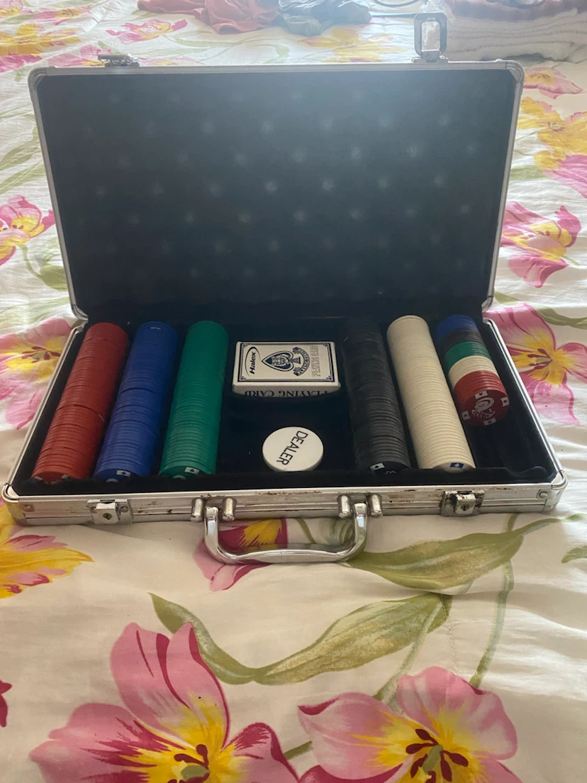 Poker Chip Set with Case and Cards - photo 2