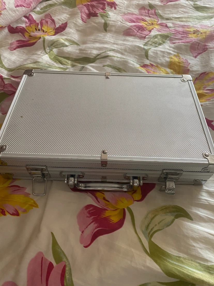 Poker Chip Set with Case and Cards - photo 4