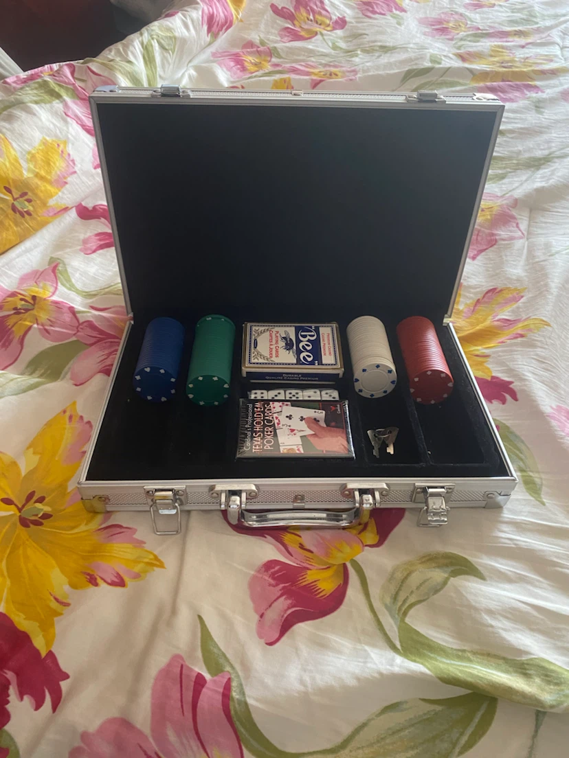 Poker Chip Set with Case and Cards - photo 5