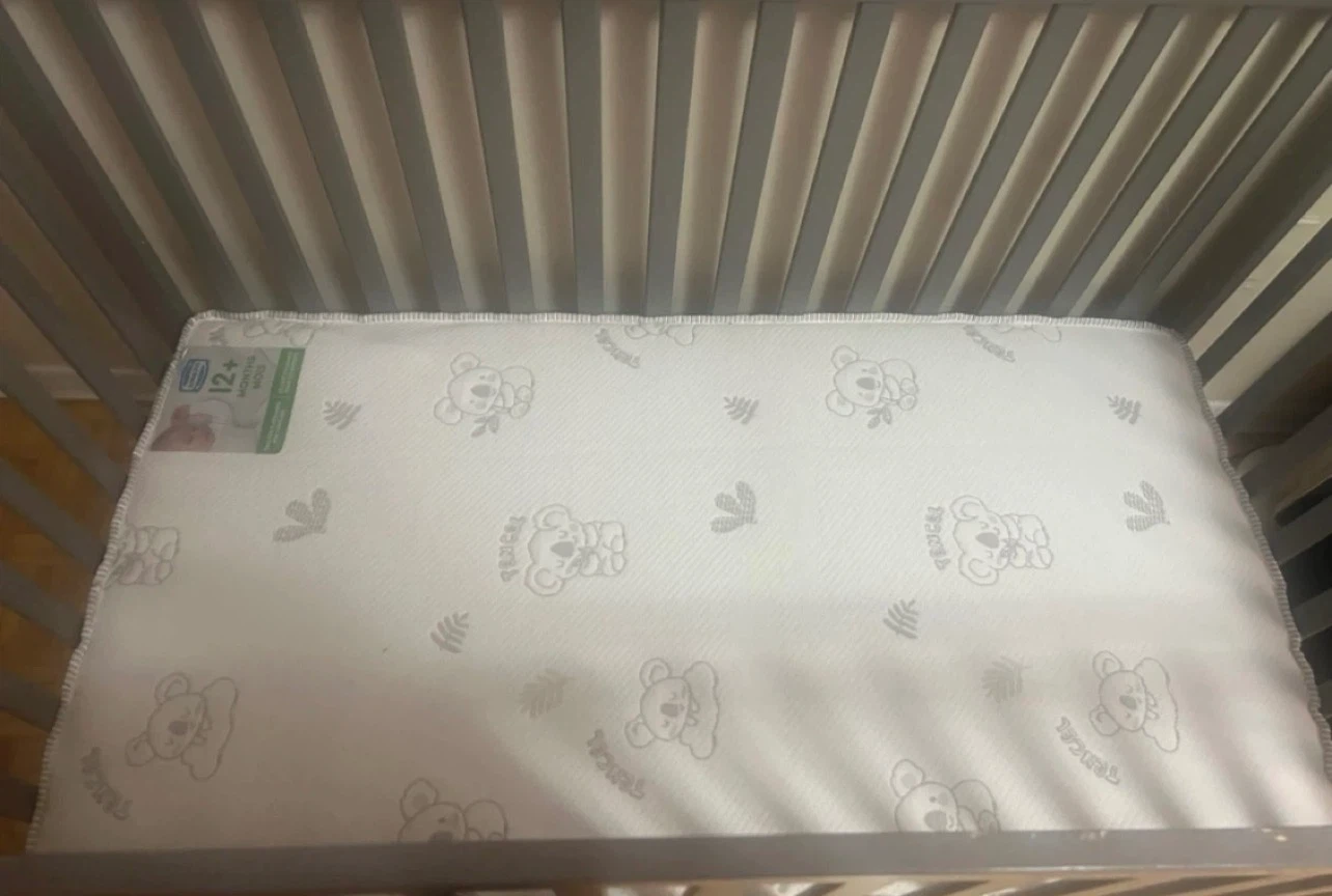 Grey convertible Baby Crib with Mattress - photo 3