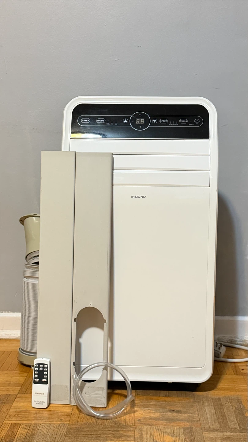 Insignia 12,000 BTU Portable AC – Complete Set