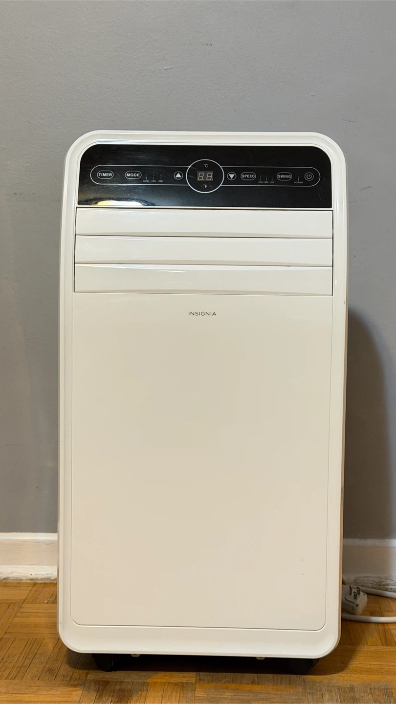 Insignia 12,000 BTU Portable AC – Complete Set - photo 2