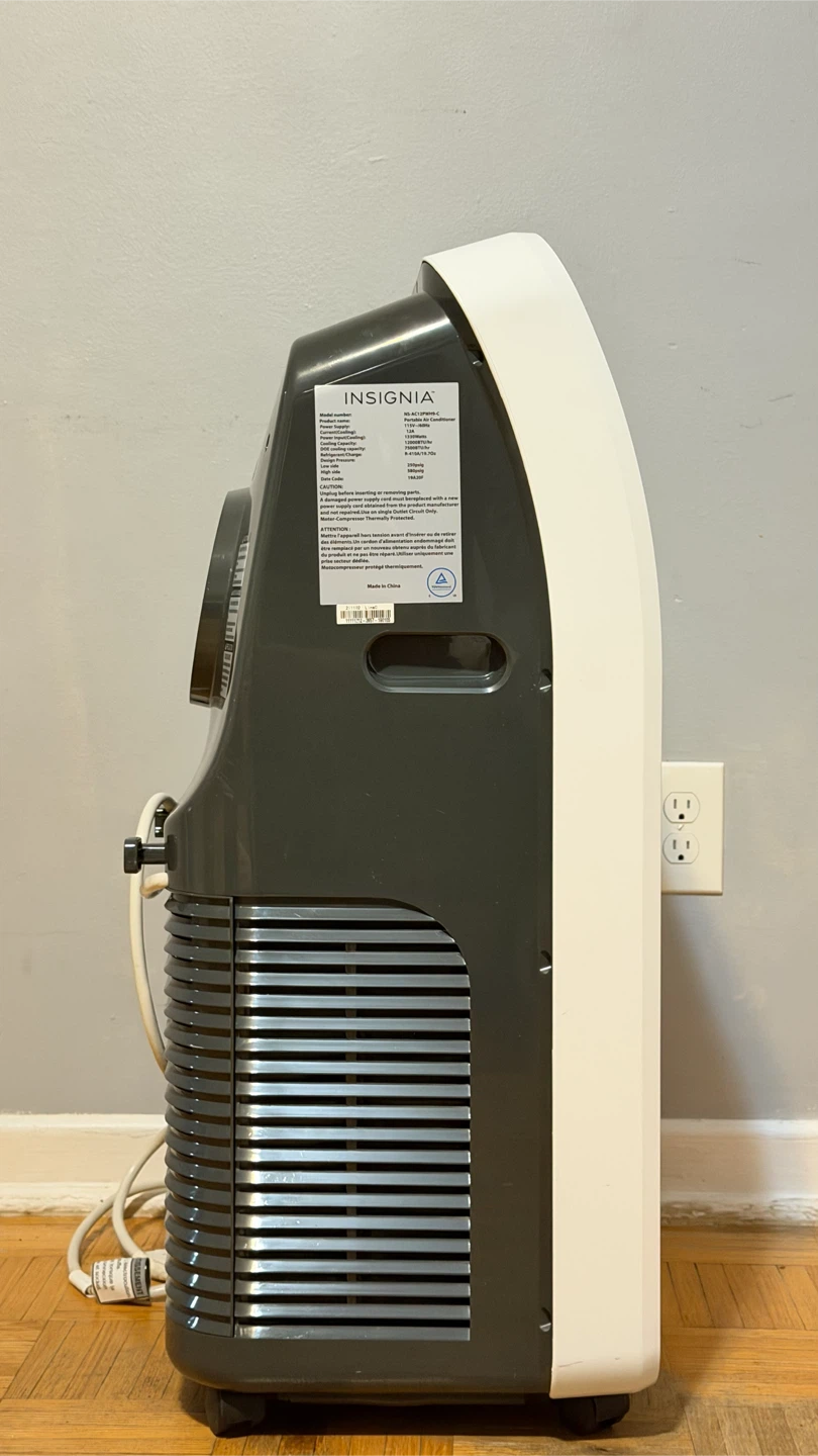 Insignia 12,000 BTU Portable AC – Complete Set - photo 3