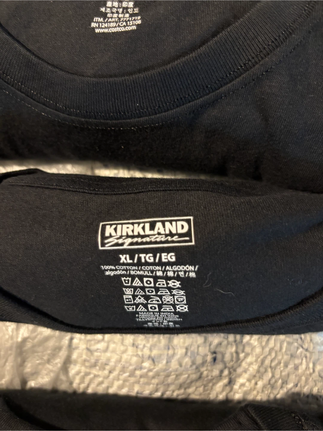 NWOT Kirkland Signature Black T-Shirts (XL/TG/EG) - Pack of 4 - photo 2