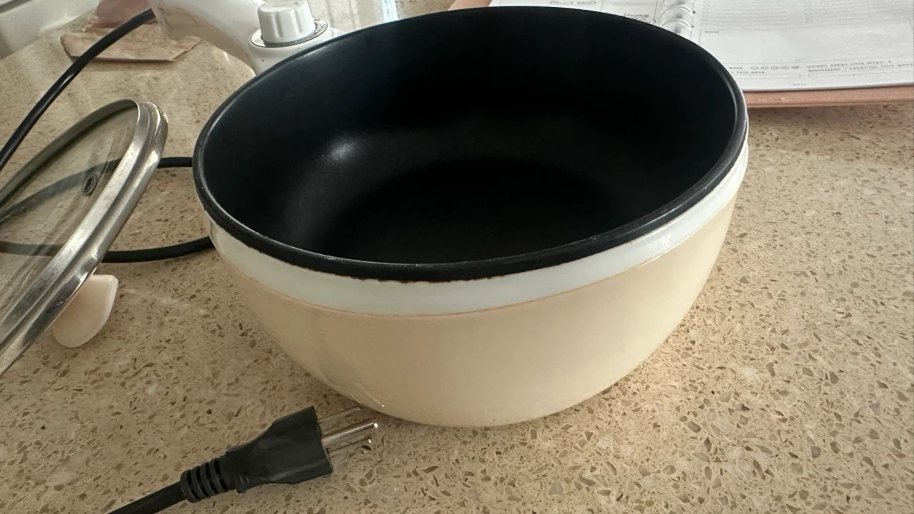 Electric Skillet/Pot with Lid (half price) - photo 2