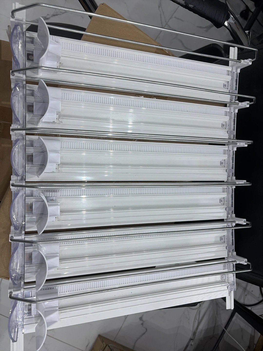 White 5-Tier Retractable Beverage Rack