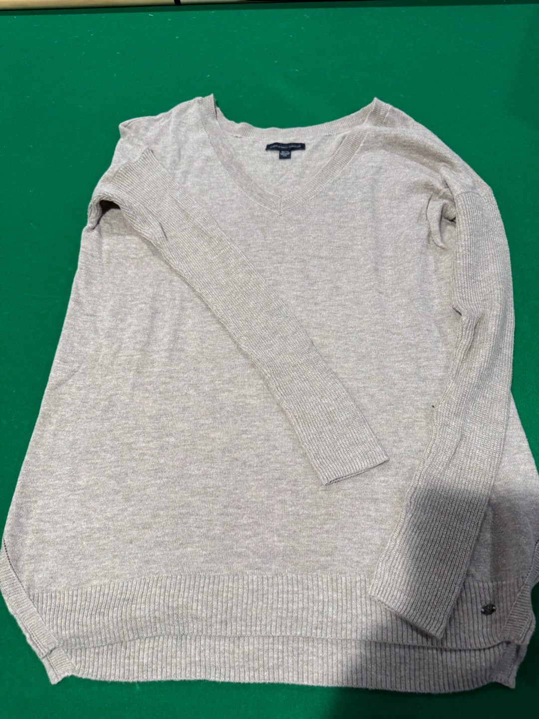 American Eagle Outfitters V-Neck Sweater XS/TP Light Gray