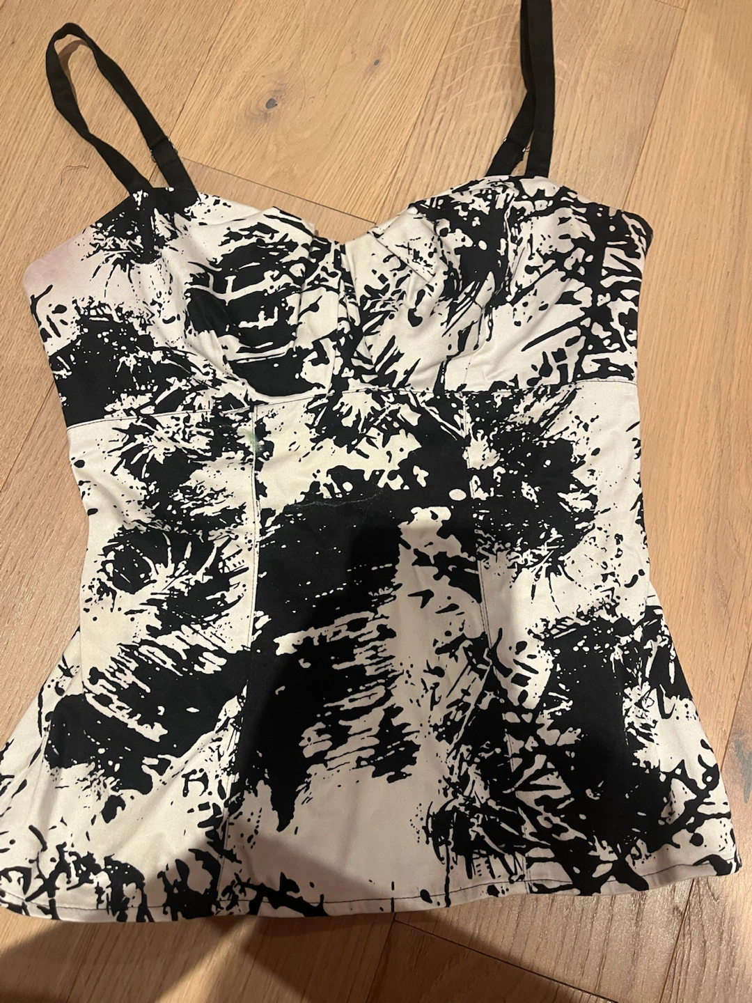 Guess Black & White Abstract Print Camisole Top S/P