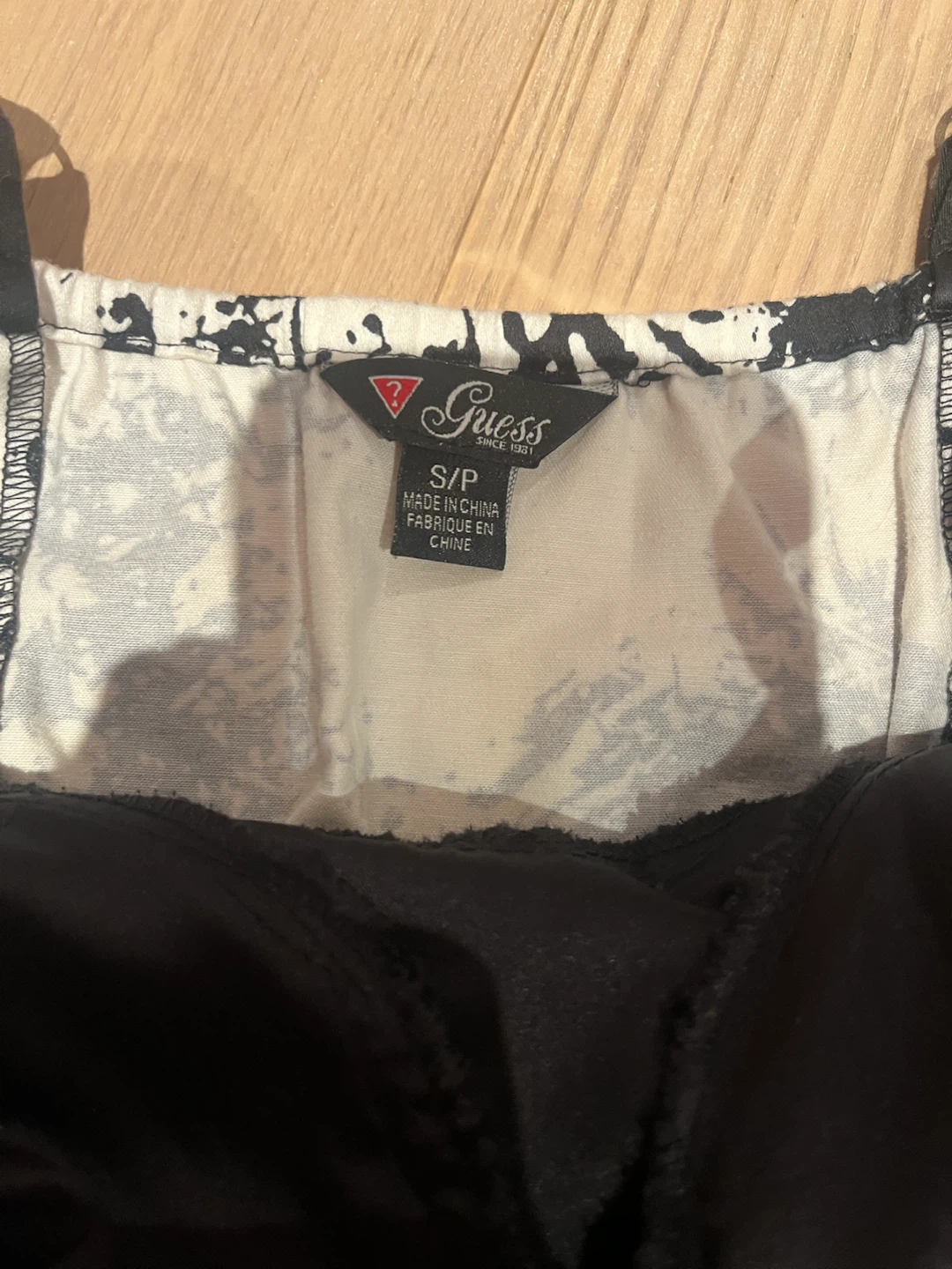 Guess Black & White Abstract Print Camisole Top S/P - photo 2