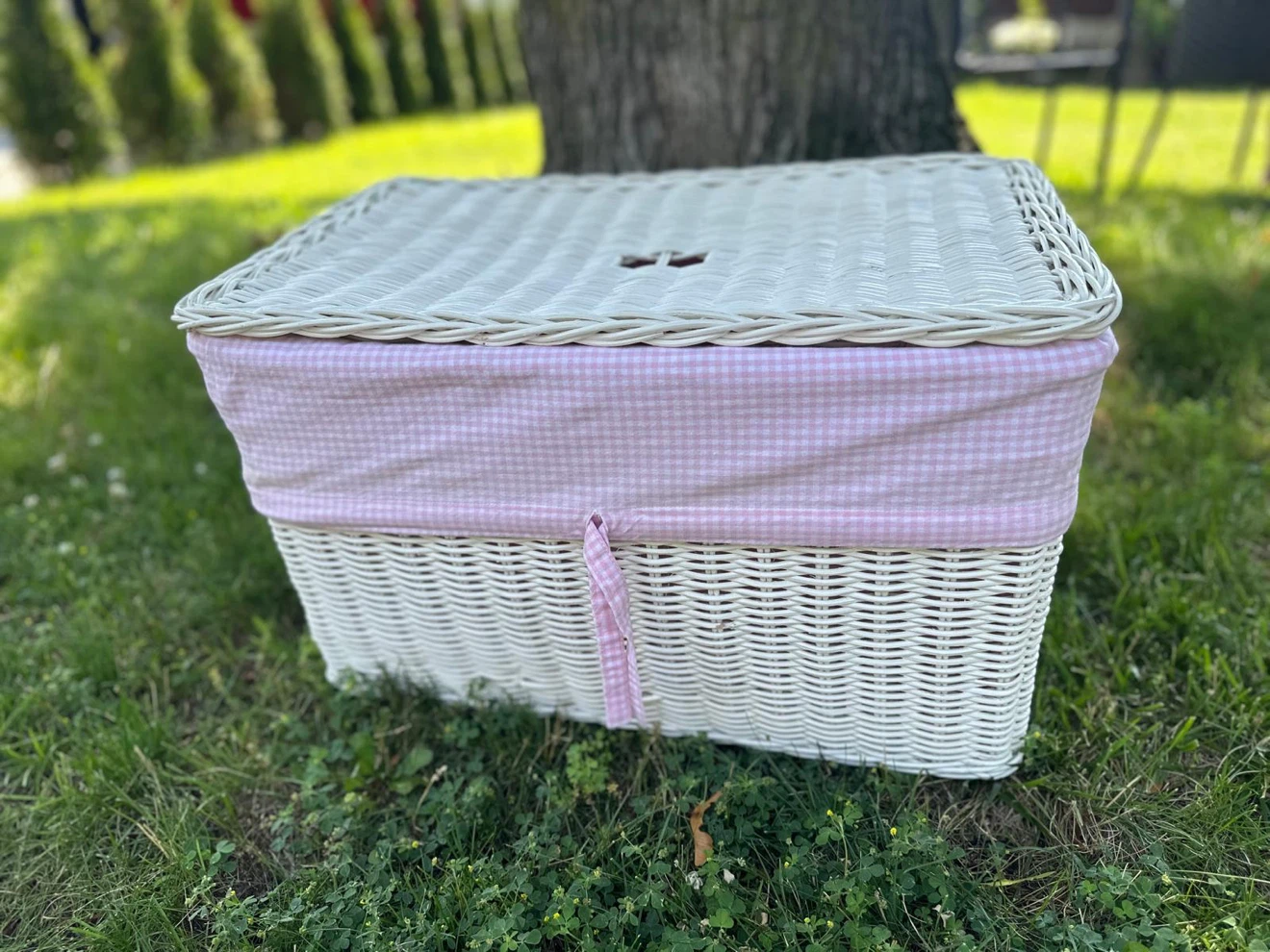 Pottery Barn: Wicker Storage Basket with Lid