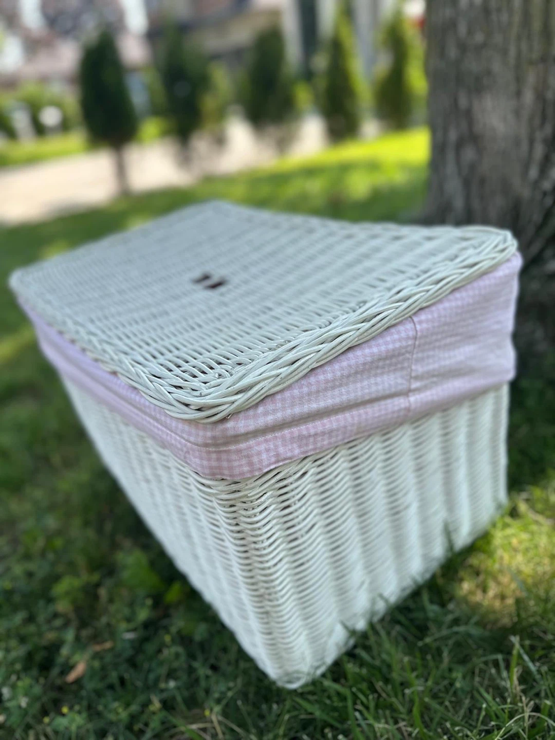 Pottery Barn: Wicker Storage Basket with Lid - photo 3
