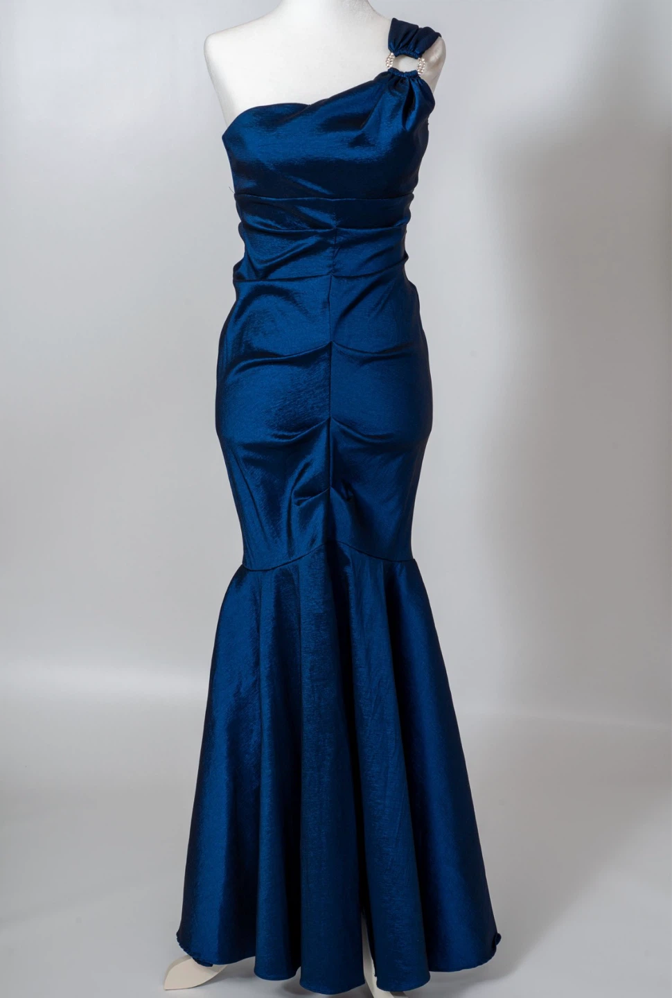 Laura Petites One-Shoulder Mermaid Evening Gown