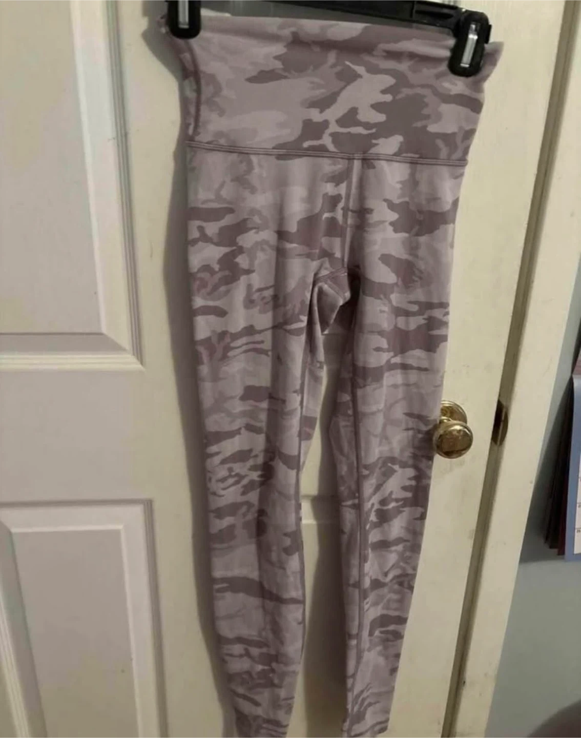 Lululemon leggings size 4 tight 28