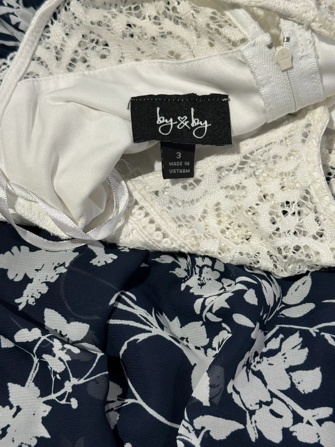 by & by Lace Top Floral Dress Size 3 - photo 3