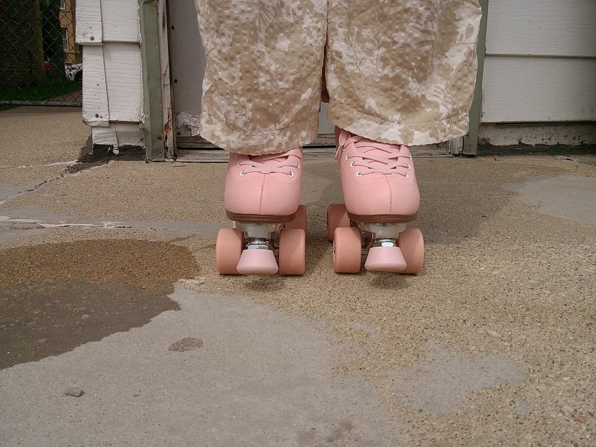 Pink Roller Skates - Size 8 - photo 2