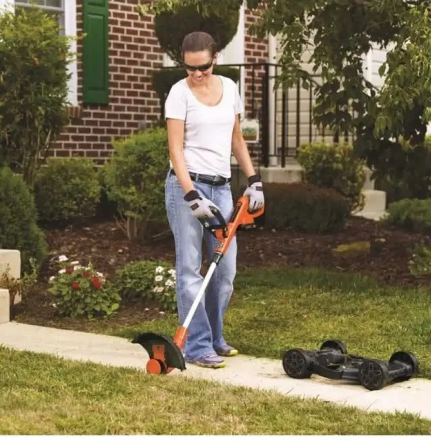 BLACK+DECKER Cordless Electric Lawn Mower - photo 2