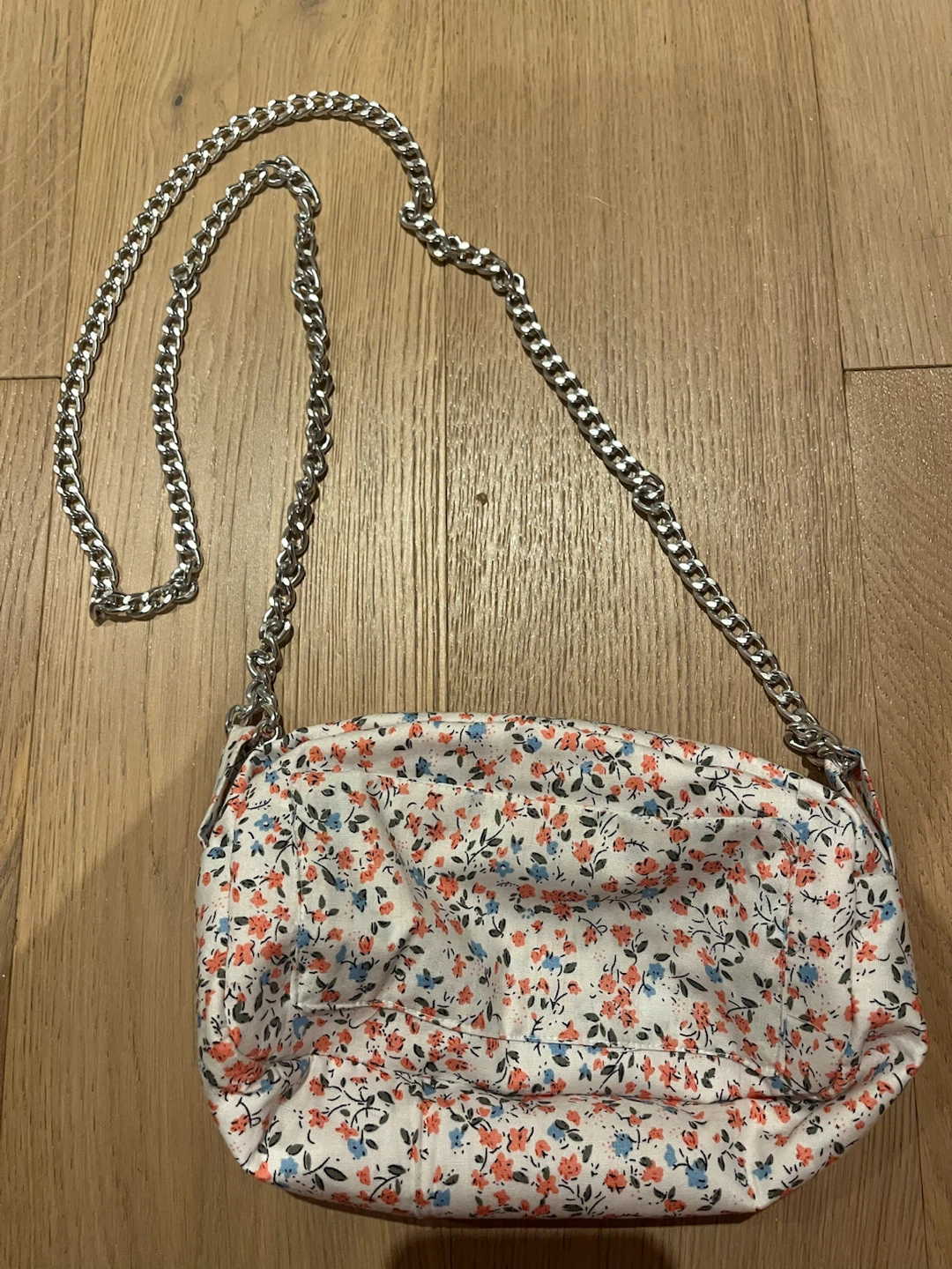 Floral Print Crossbody Bag with Silver Chain - photo 2