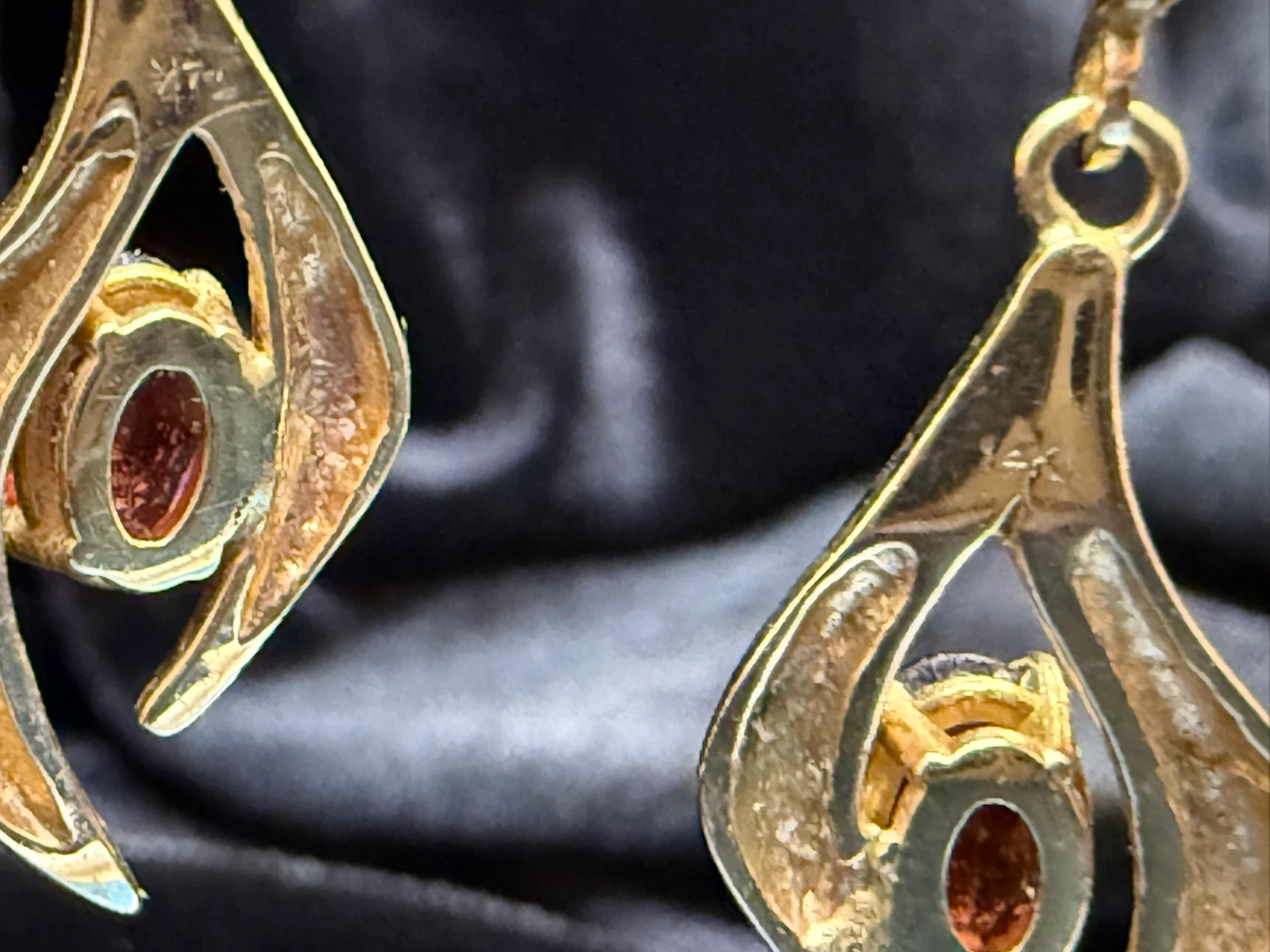 Vintage 14K Gold Garnet Dangle Lever Back Earrings - photo 2